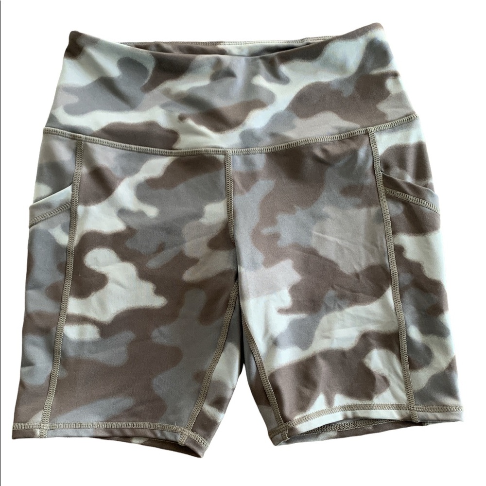 Z by Zella bike shorts with side pockets.